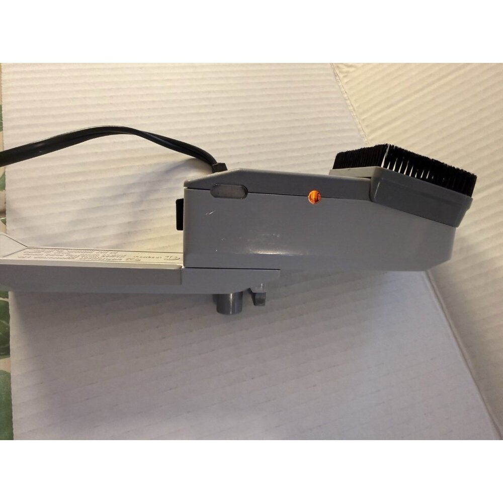 Vintage CharlesCrafts Steamaway Plus Mini Travel Steam Iron - Picture 3 of 3
